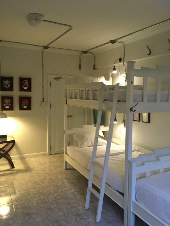 Bed In Town Hostel Chiang Mai Exterior photo
